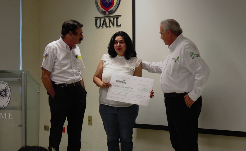 Entrega cheque Generación 1993-1998